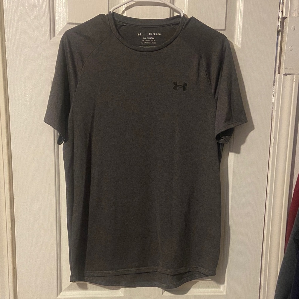 Under Armour Men's Dark Gray Short Sleeve Tee